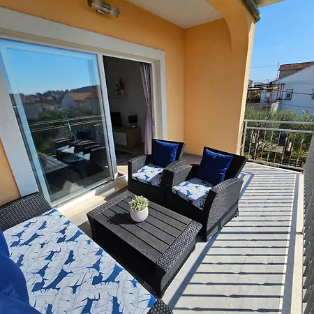 Apartments Grgic Trogir Exterior photo