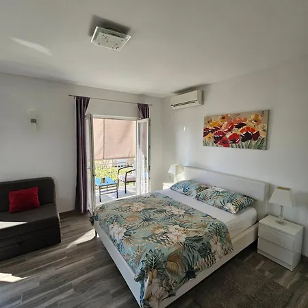 Apartments Grgic Trogir Exterior photo