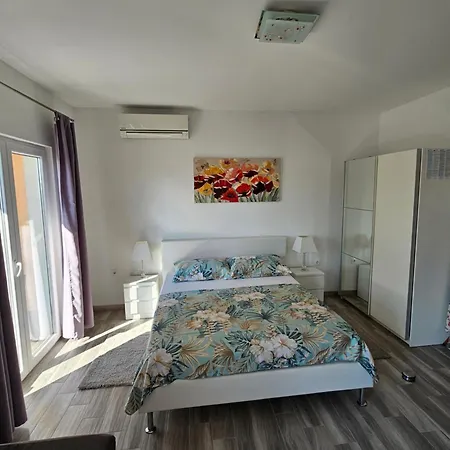 Apartments Grgic Trogir Exterior photo